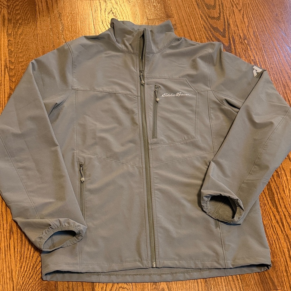 Eddie Bauer first ascent lightweight soft shell jacket - size medium